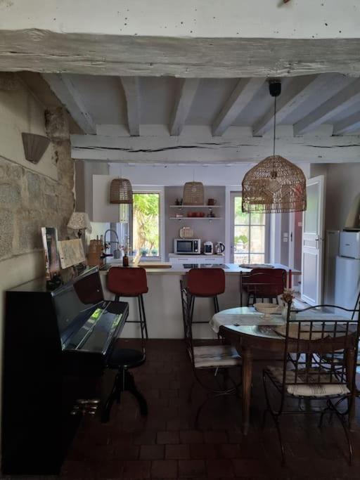 Charmante Maison Ancienne Avec Cour Alençon Exterior foto